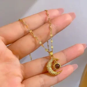 Design Code: DPN-D000772449 Metal Purity: 18K Yellow Gold Gold Weight: 0.88 g (18K Gold) Diamond Quality: HI-SI Diamond Weight: 0.04 carat